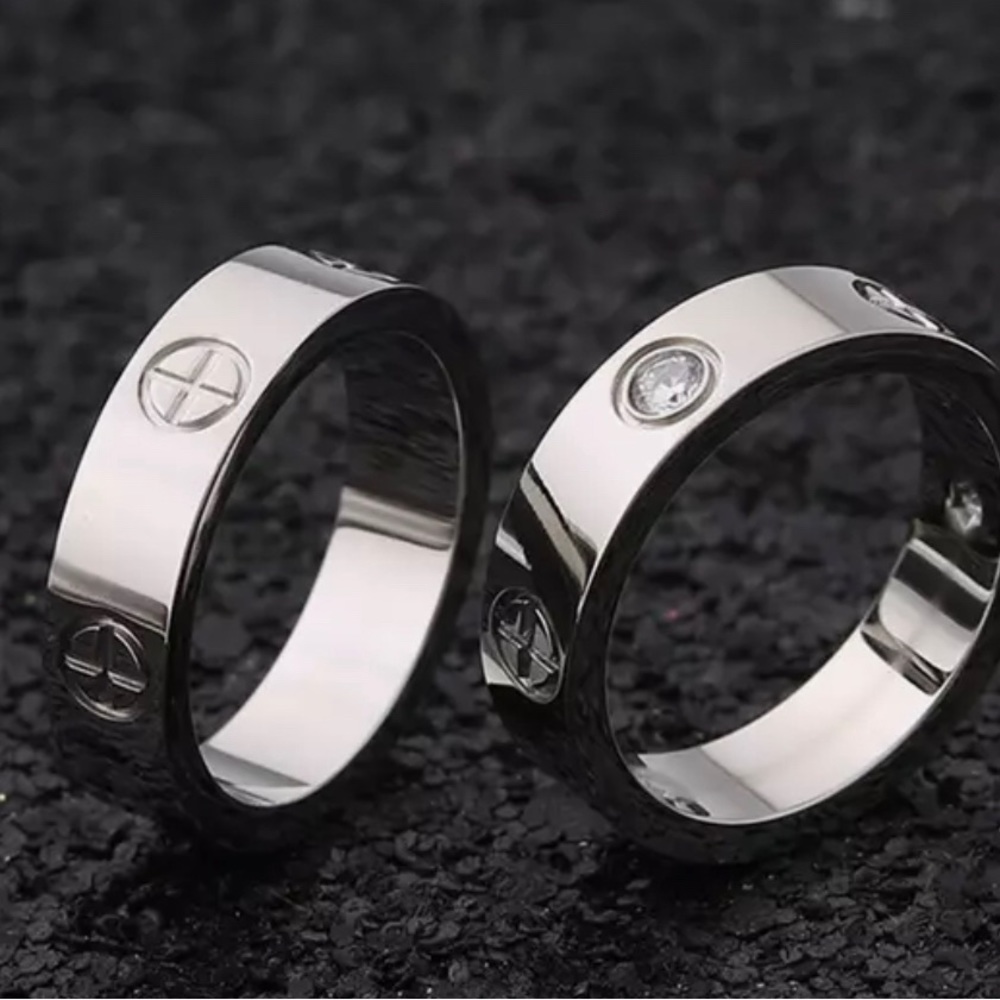 Love cross ring - Picture 2 of 2